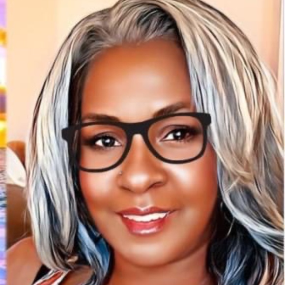 Meet your Posher, Phyllis - Picture 1 of 1